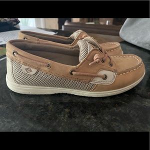Girls Sperrys size 4